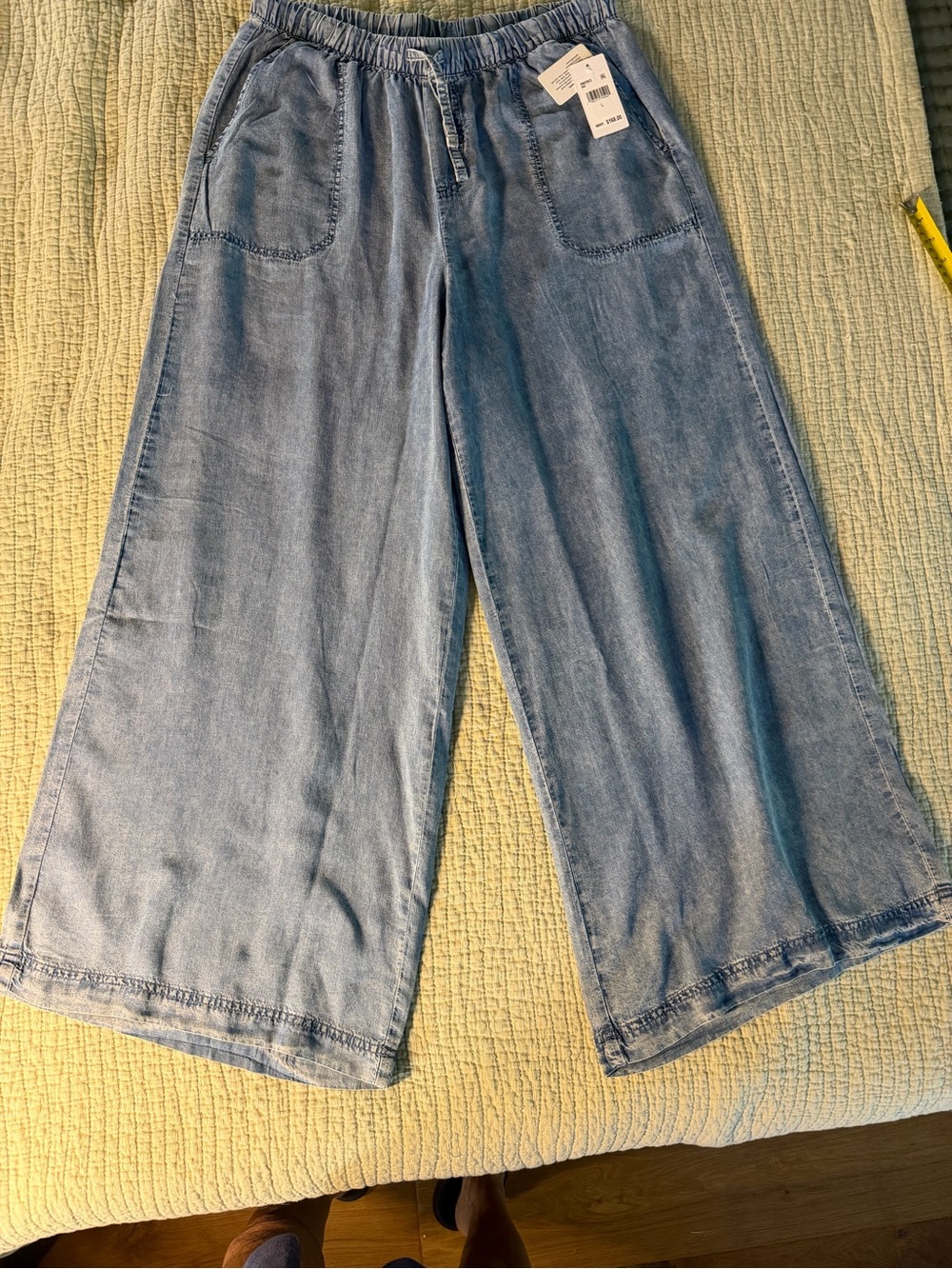 SPLENDID Angie Light Indigo Wide-Leg  Drawstring Pant with Tie  NWT’s  size Lg - Picture 3 of 16